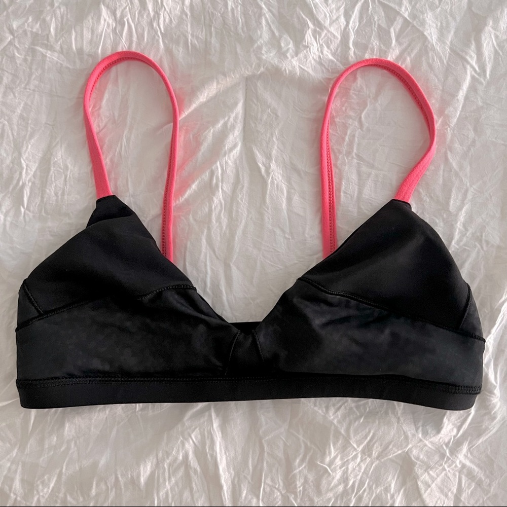 Lululemon bra size 4